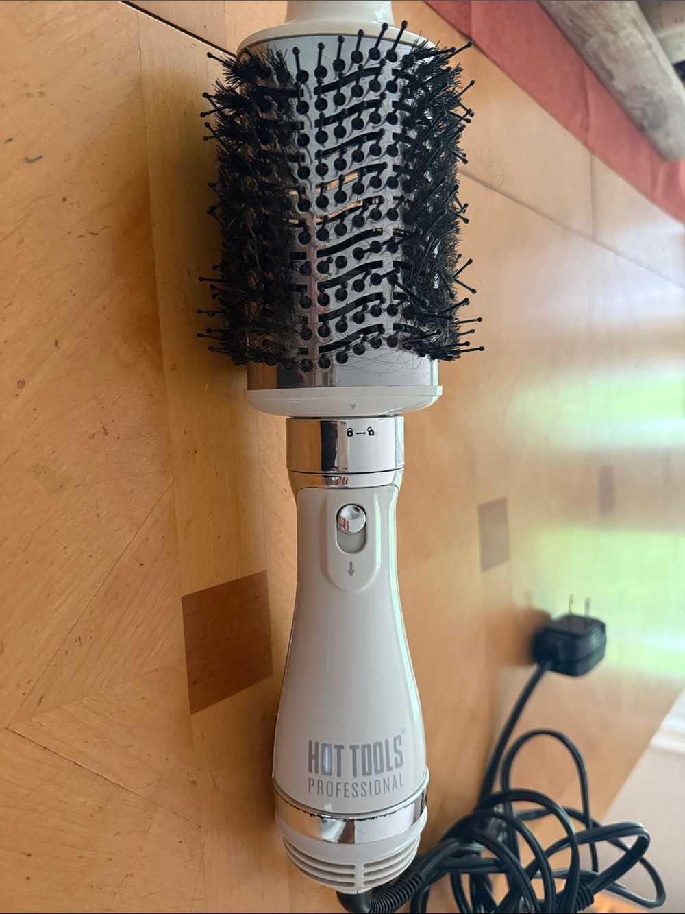 Hot Tools Professional White Round Thermal Brush - Volumizing Styler
